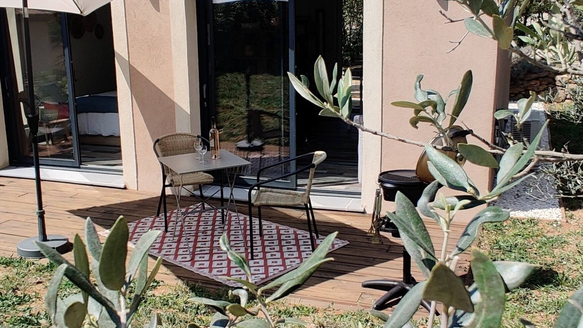 Carces House | In the calm of green Provence 3 *