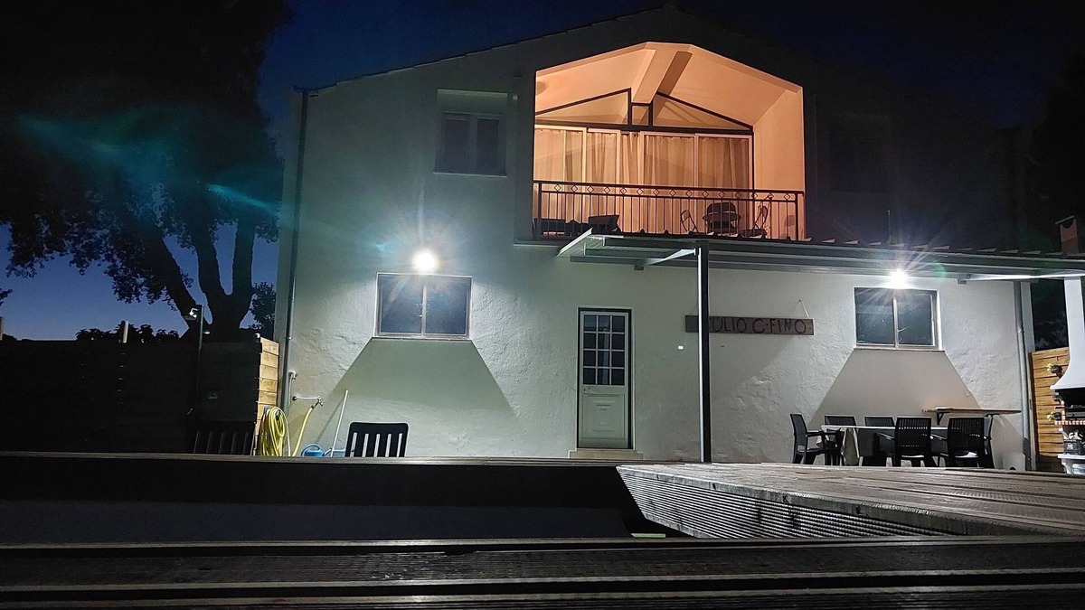 Porto de Mos House | In the center of town, close to culture, the beach and the mountains. Pets accepted