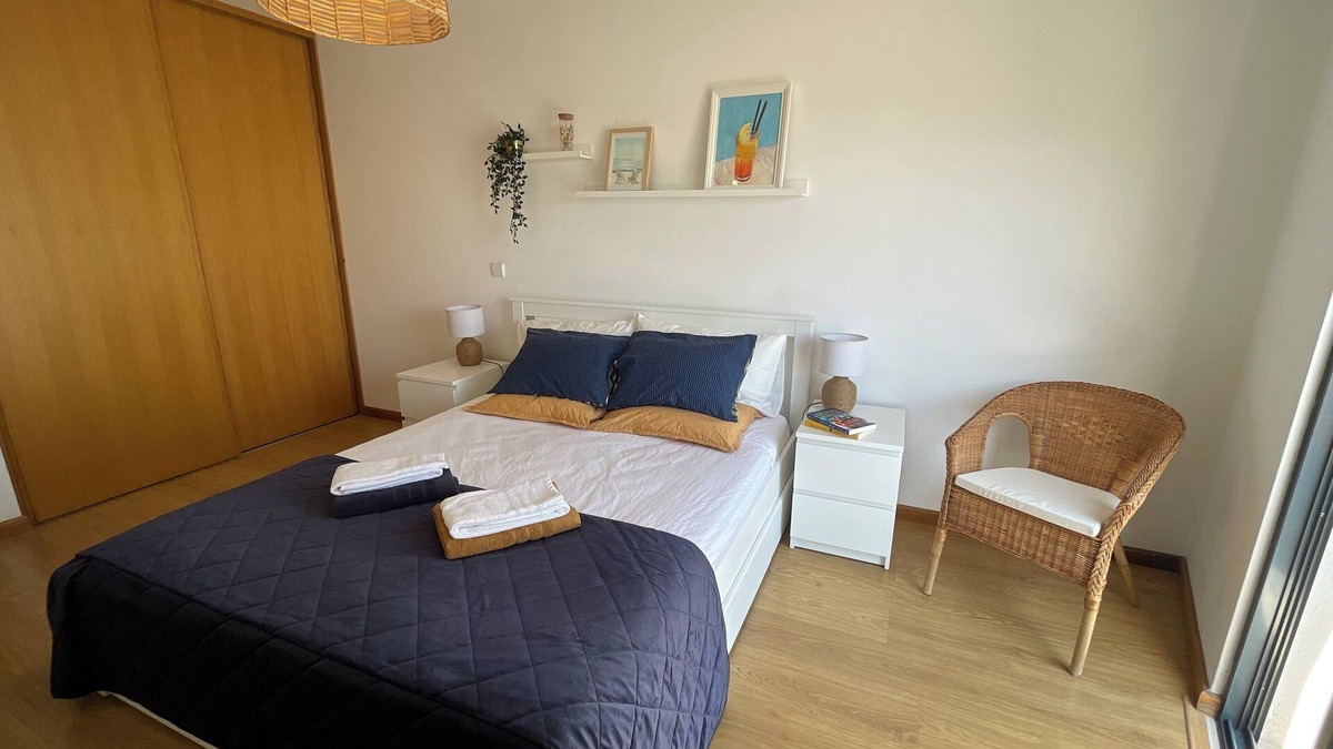 Olhao Apartment | In the centre of Olhão, Parking, Pool, BBQ, A/C, 3 min walk from the Pier