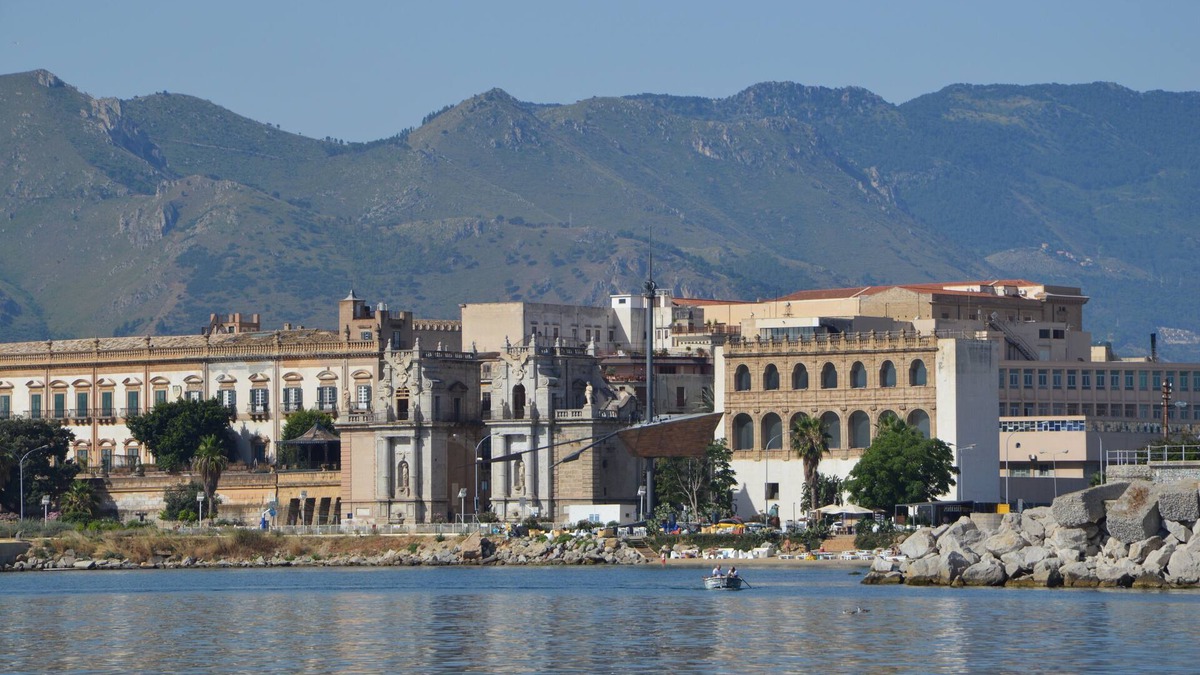 Ruggero Settimo House | In the city center, a few steps from Massimo by lake design