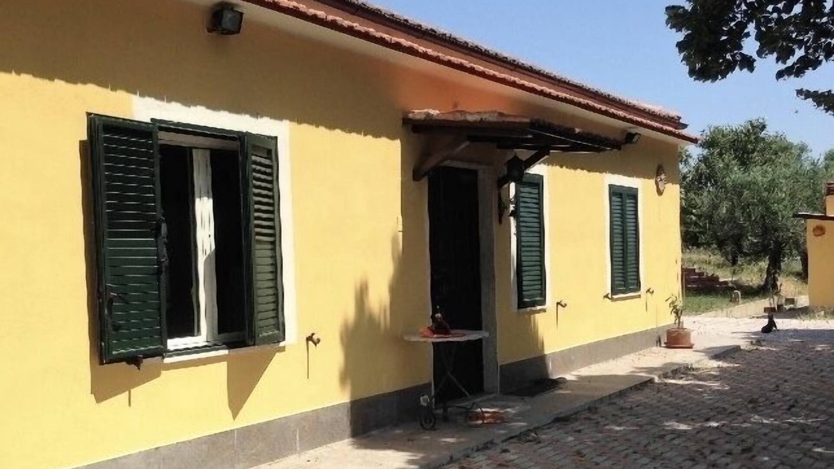 Pianella House | In the countryside between the sea and the mountains