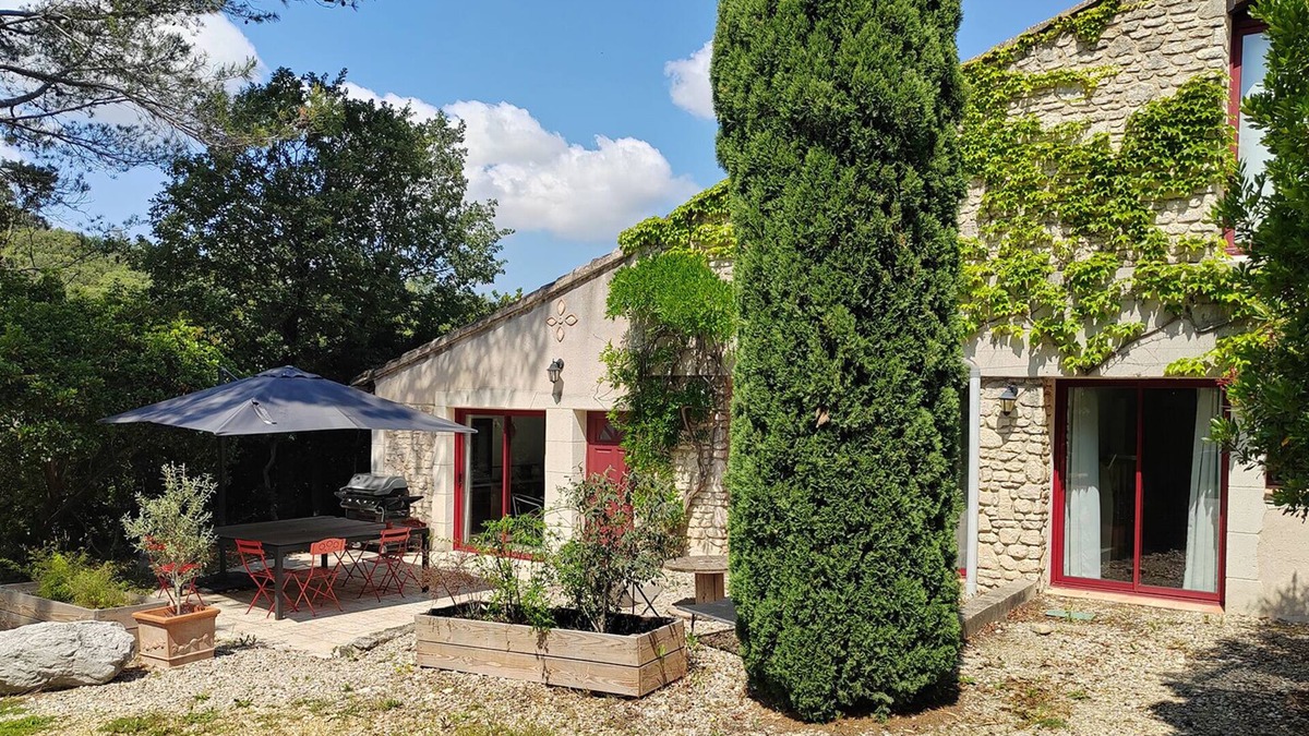 Lagarde Pareol Cottage | In the countryside, ground floor apartment with garden among oak trees.