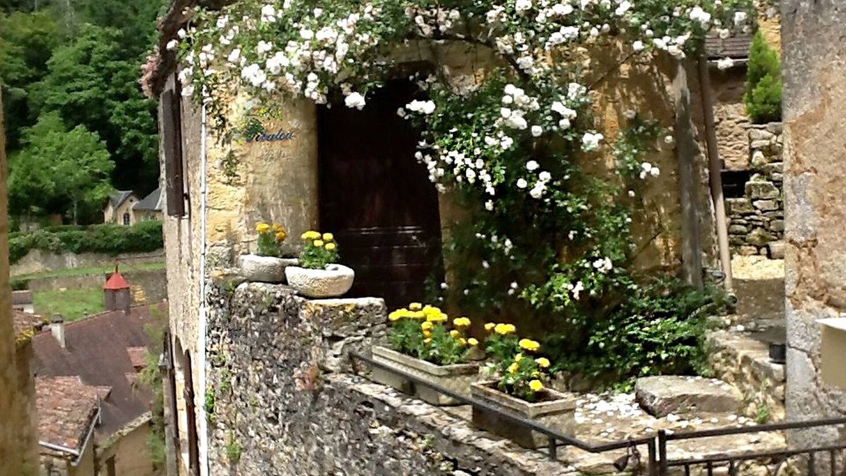 Beynac-et-Cazenac House | In the heart of the village, a breathtaking view of the river.