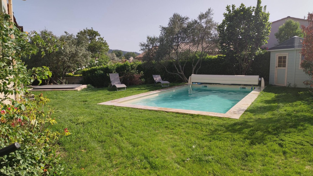 Sourribes Villa | In the heart of a Provencal village house of 130m2 with large pool