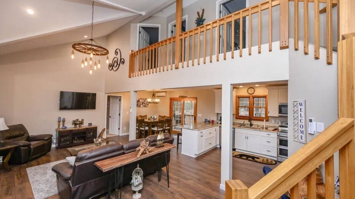 Mountainside House | In the heart of Deep Creek Lake! - "Shamrock Inn"