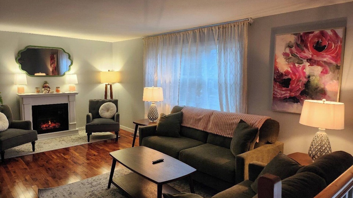 Hampton House | In the heart of Hampton. The Heron's Landing Vacation House.