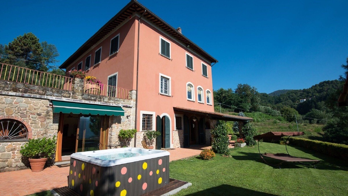 Pescia Villa | In the heart of the Tuscan hills
