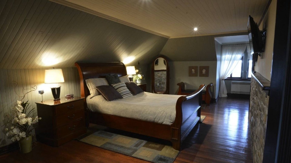 Matane House | In the heart of Matane, the Bruine Océane Inn is a little gem ready to welcome y