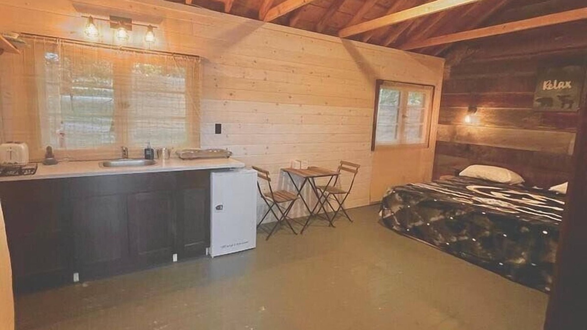 Muskoka Lakes Cottage | In the Heart of Muskoka- Lakefront Premium View! 8 Cabins