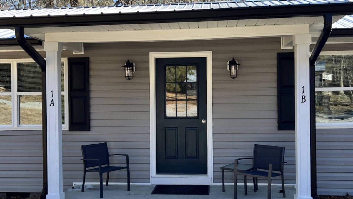 Aberdeen Apartment | In the heart of Southern Pines & Pinehurst!