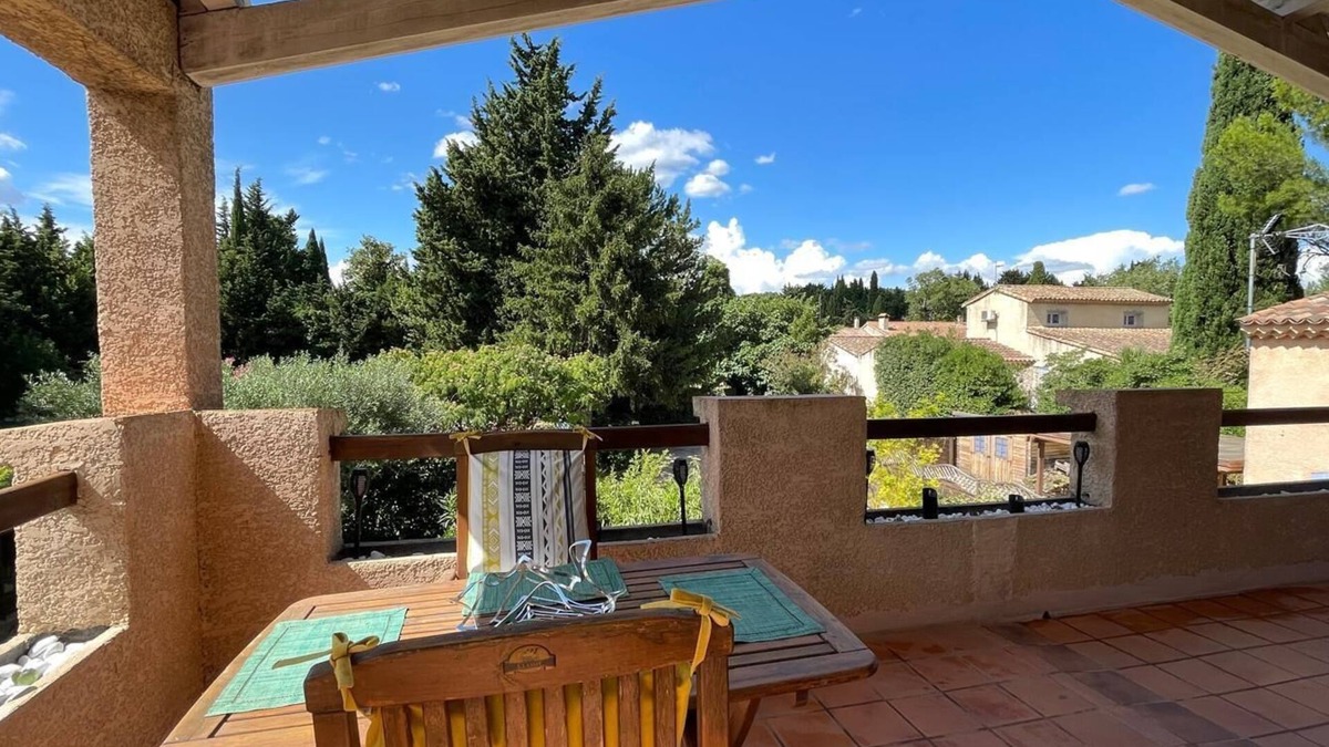 Paradou Apartment | In the heart of the Alpilles - Apartment with swimming pool in a quiet private estate