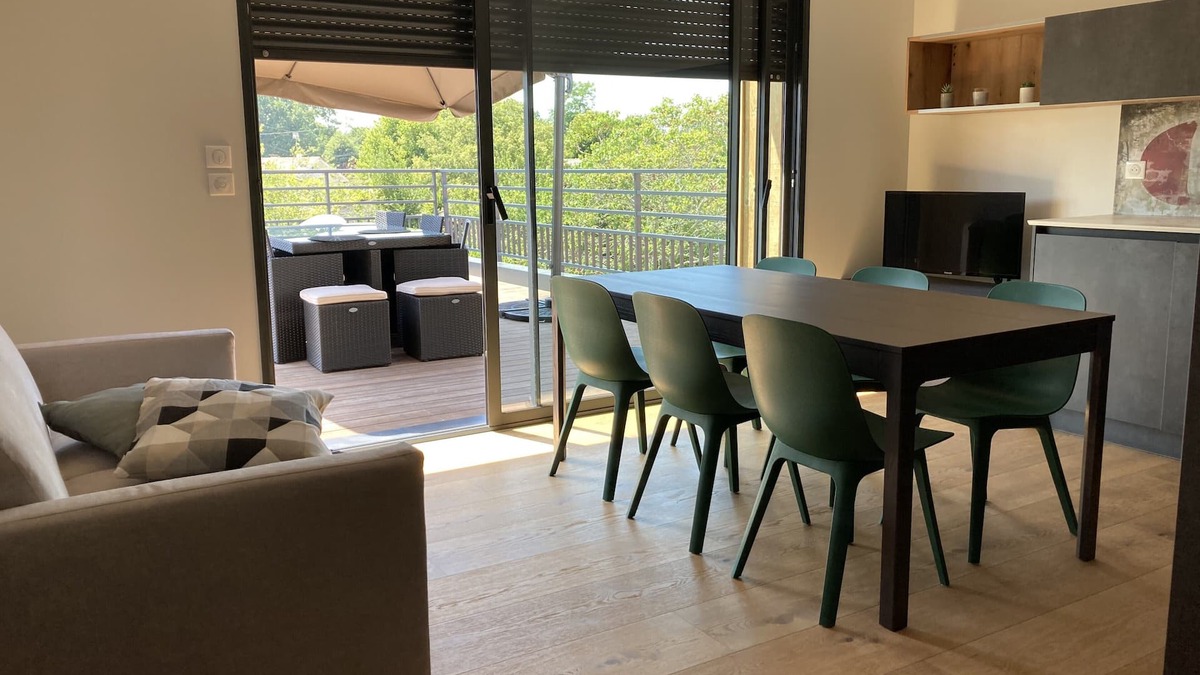 Audenge Apartment | In the heart of the Bassin d'Arcachon, fully renovated apartment with 30m² terrace