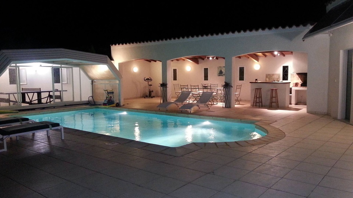 Les Amarats Villa | in the heart of the Parc de la Campane 15, 20 minutes from the beaches