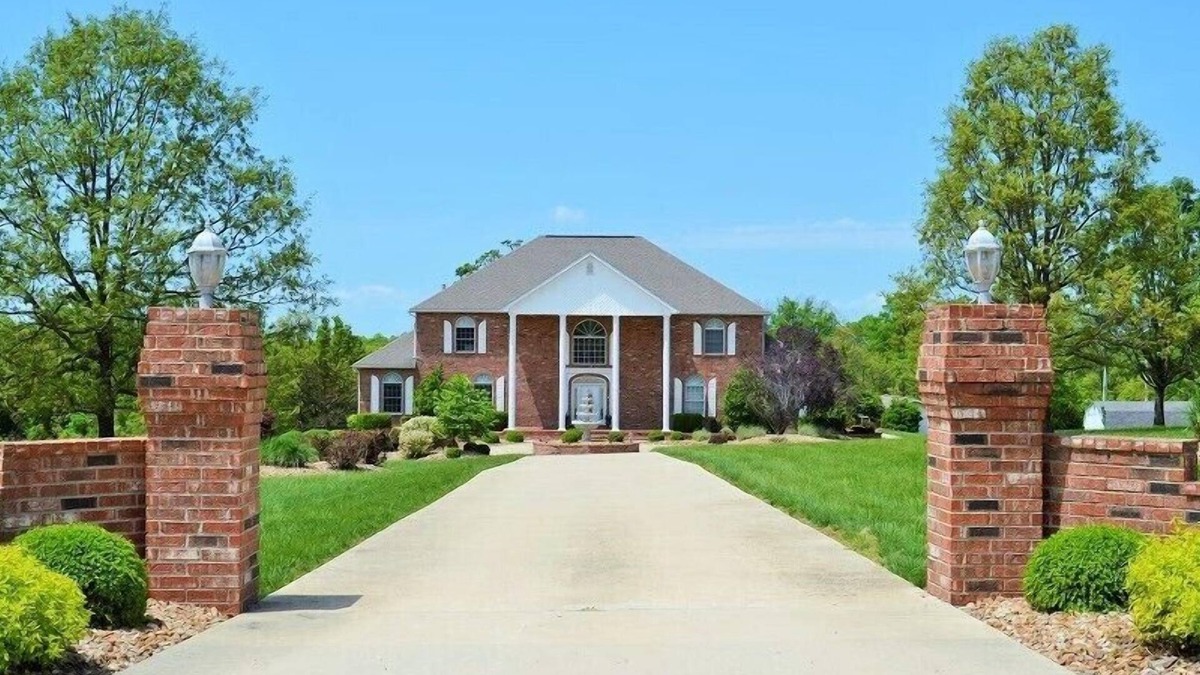 Waynesville House | In the heart of the Ozarks - just seconds of Historical Route 66