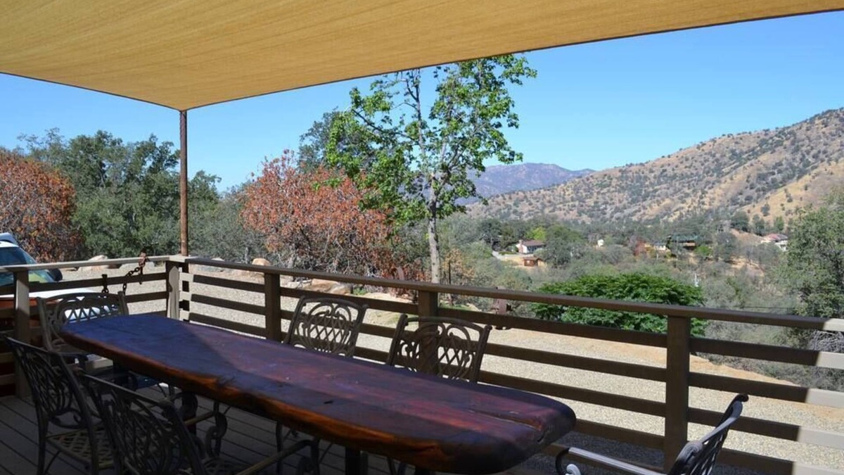 Three Rivers House | In The Oaks