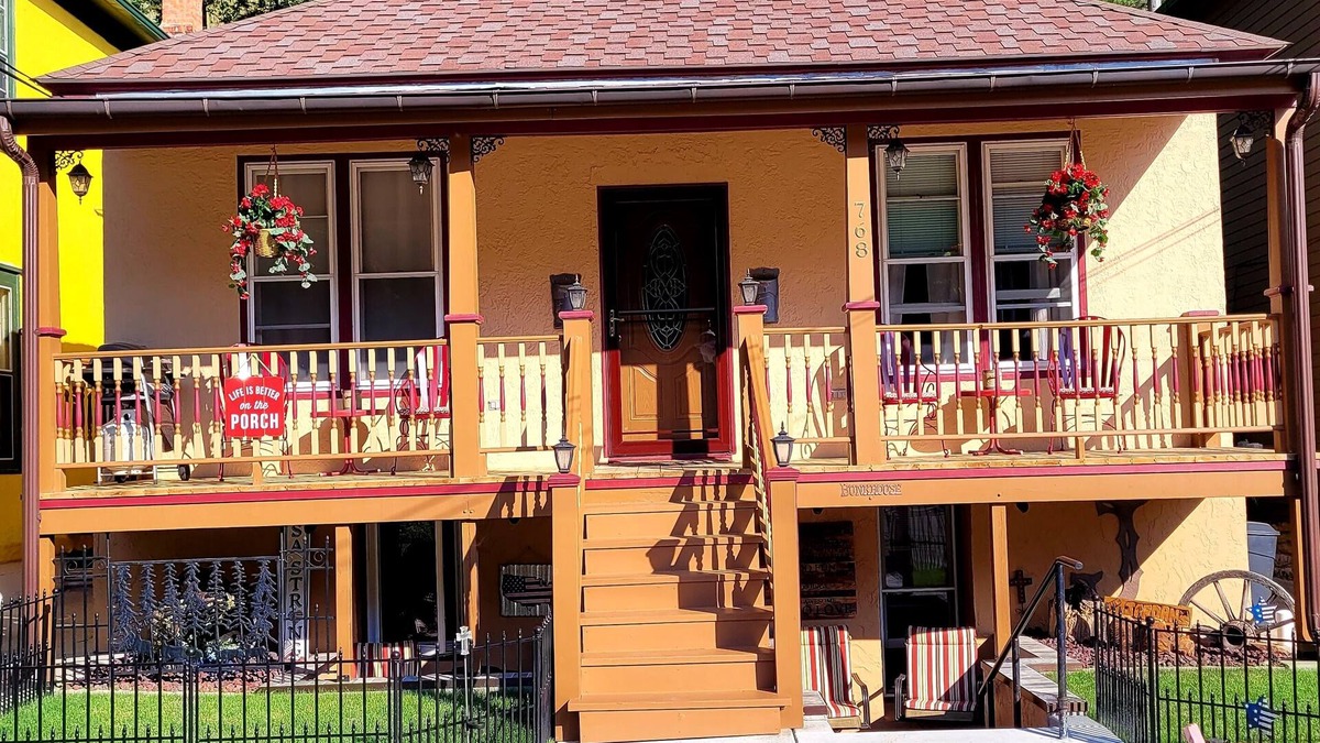 Deadwood Apartment | IN THE ❤️ OF DEADWOOD, THE JORDAN'S, NEWELY REMODELED!