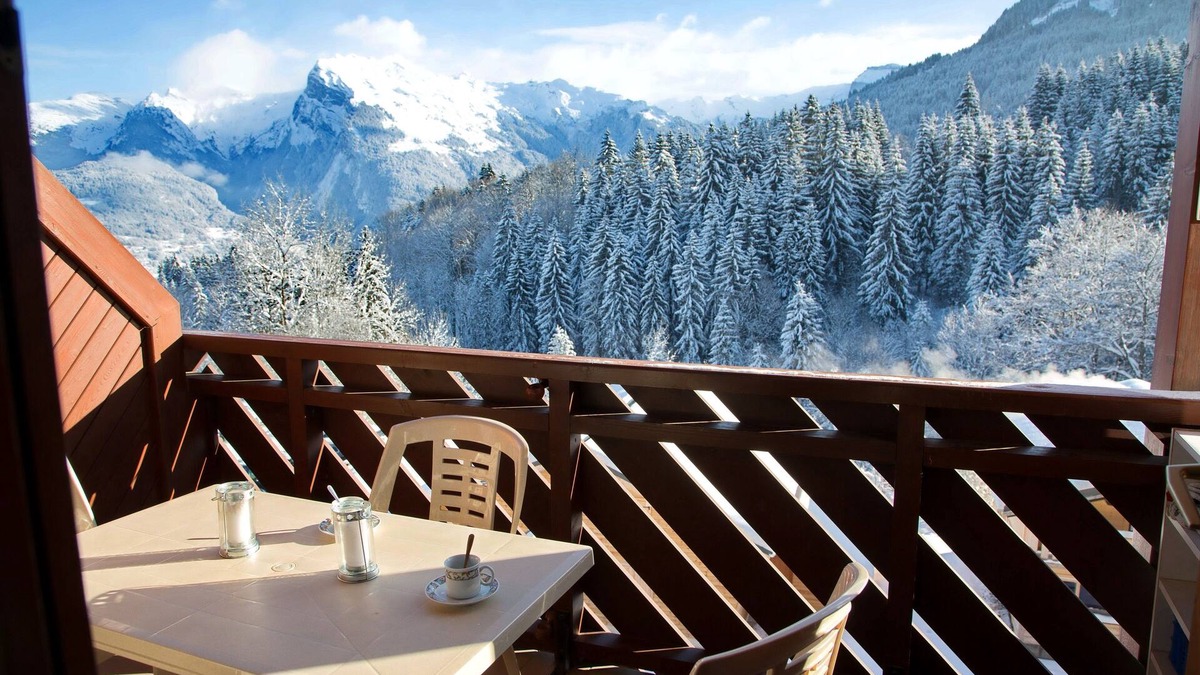 Les Esserts Apartment | In the resort, ski-in ski-out, 3-star duplex with panoramic view, WiFi and elevator