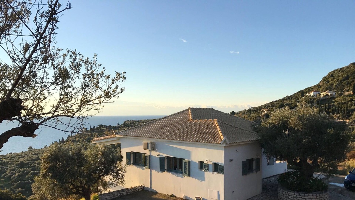Vasilitsion House | In the valley, near Koroni luxury holiday home with magnificent sea view