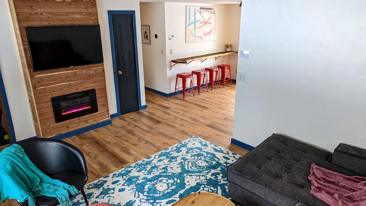 Crosby House | In town, close to the trails, fully fenced in yard!