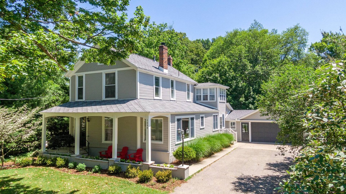 Saugatuck House | In-Town Saugatuck Walk to Town “Magical Backyard” 5 Stars!