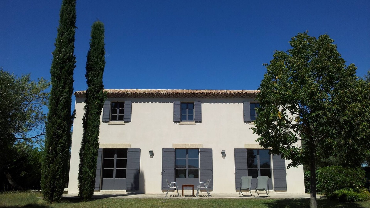 Uzes House | In Uzès, Bastide with high-end services, 2 minutes from the center, salt pool