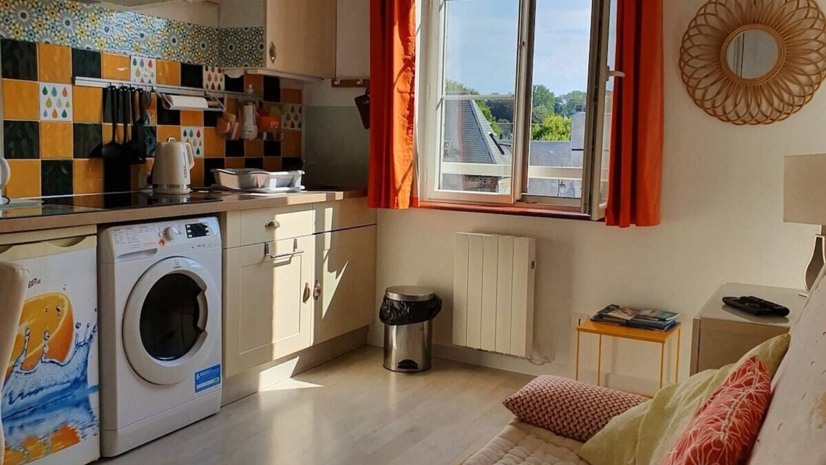 Veules-les-Roses Apartment | In Veules les Roses, 2 mn from the beach and shops - small dog accepted