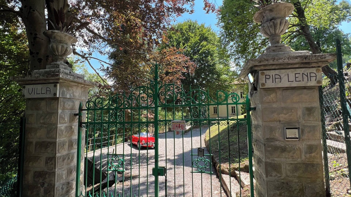 Magreglio Villa | Incantevole Villa Storica, Collocata in un Vasto Parco Privato