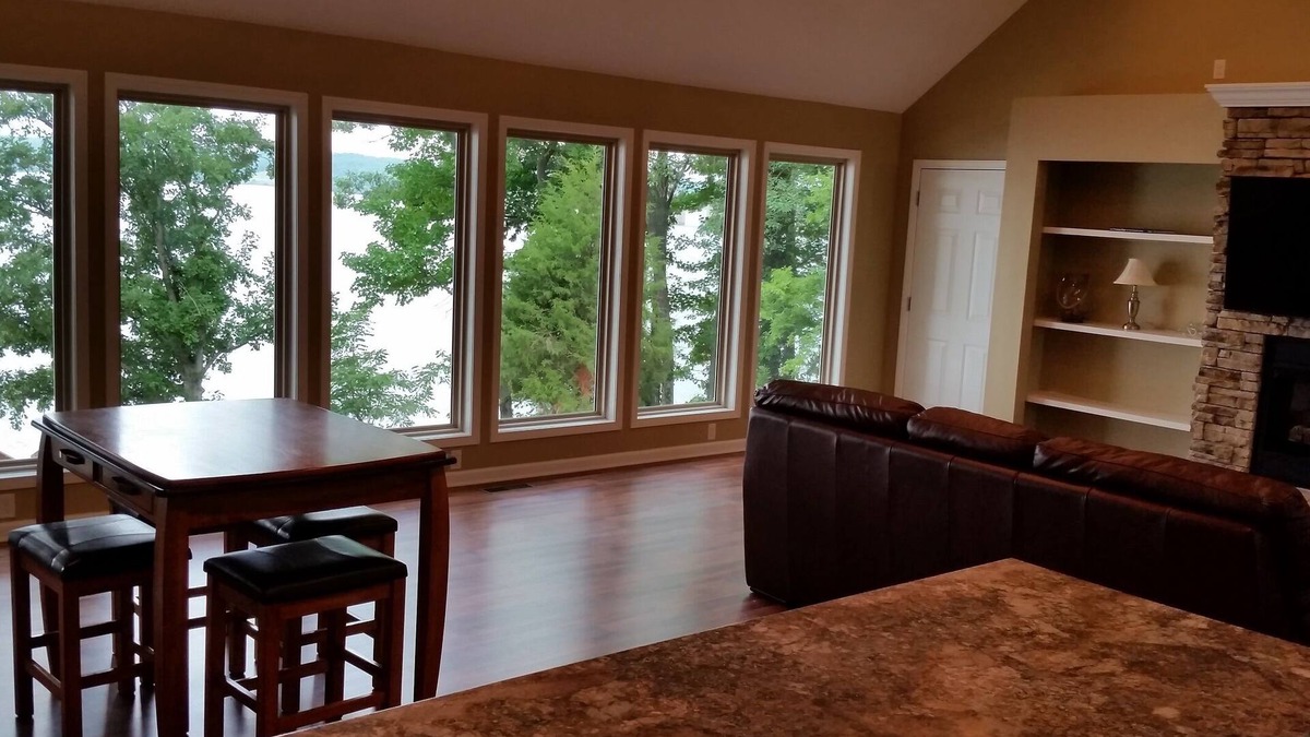 Cadiz House | Includes, seasonal, M-Thur. pontoon rental, dock access, national park <1m away