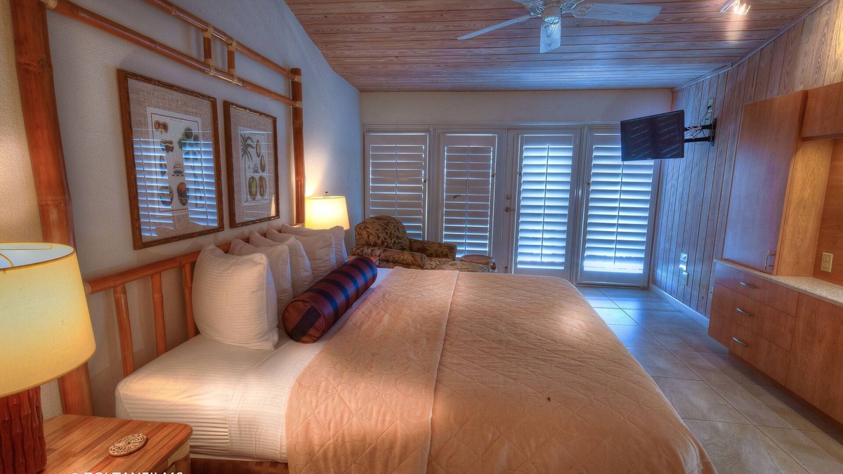 Historic Seaport Condo | Incredible 2BR Penthouse condo on Front Street with amazing amenities!