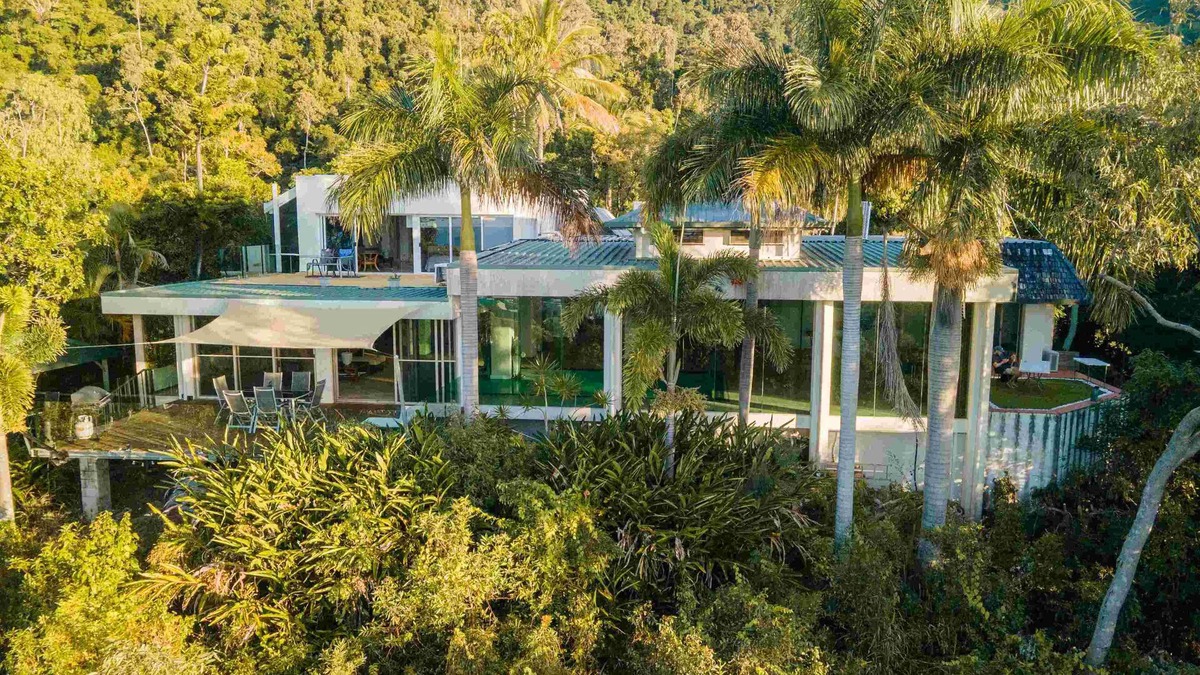 Cannonvale Cabin | Incredible Coral Sea and Island Views