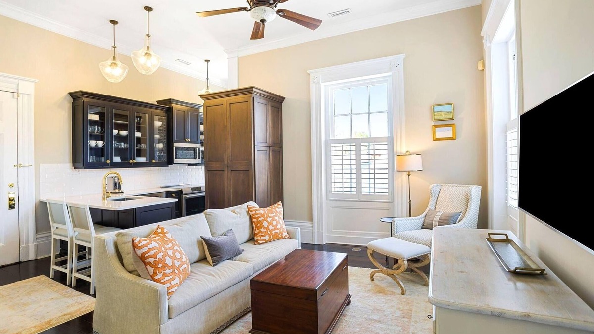 Harleston Village Condo | Incredible Monthly Downtown Historic Luxury Condo by MUSC - Walk to Everything