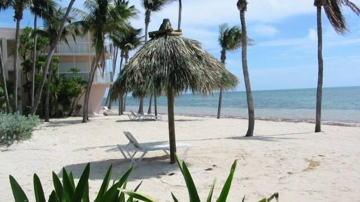 Layton Condo | INCREDIBLE PRICE! PVT OCEAN BEACH. Slps 6. 2 bth, Dock fishing, Tiki, htd pool