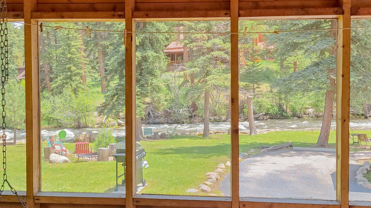 Estes Park Cabin | Incredible River View Cabin