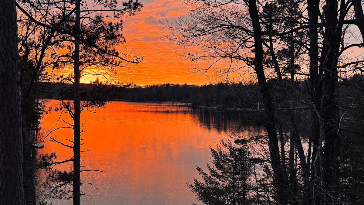Rose City Cabin | Incredible sunsets over pristine Loon Lake