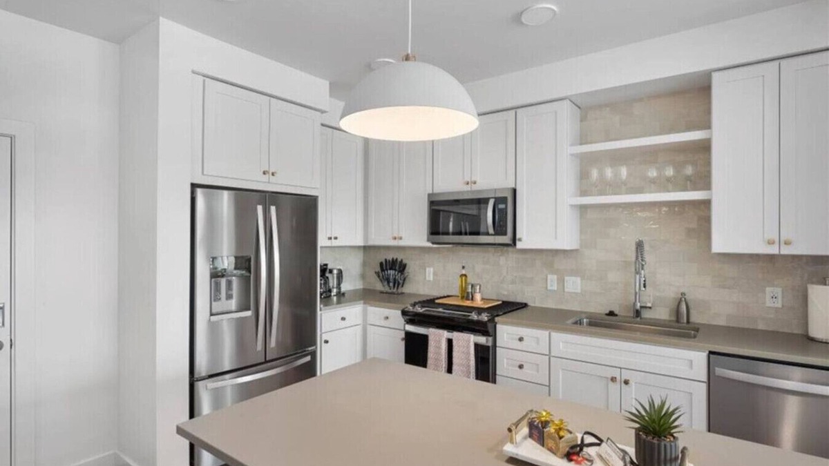 Fairpark Apartment | INCREDIBLE Views Capital +MTN+City! Penthouse cnr suite! Best Amenities!