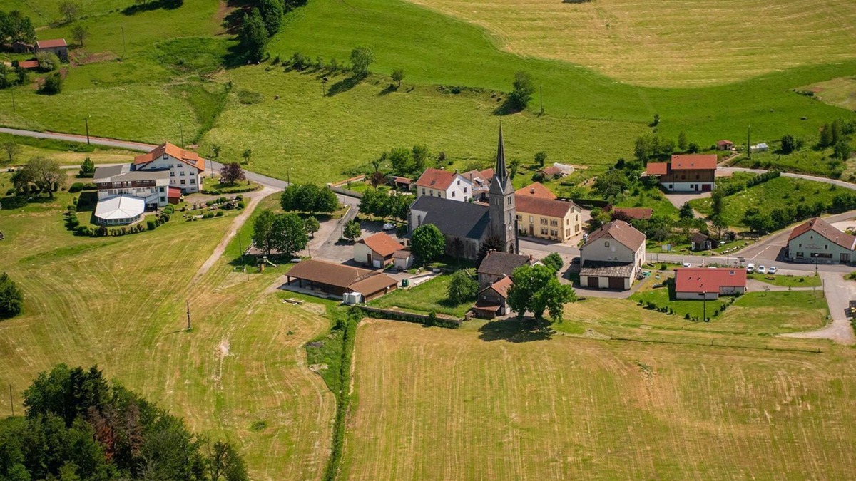 Girmont-Val-d'Ajol Ski Chalet | Independant chalet vosges 6/7 pers with heated pool access