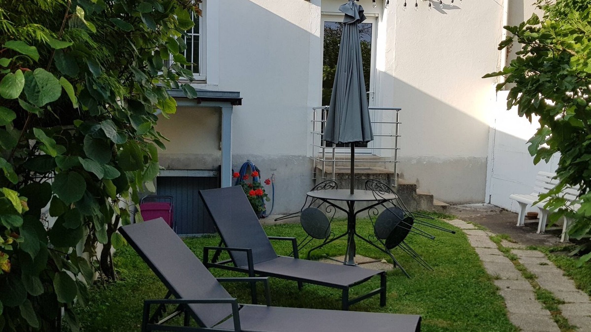 La Charite-sur-Loire Apartment | Independent lodging in the medieval city of La Charité sur Loire 100m from the Loire