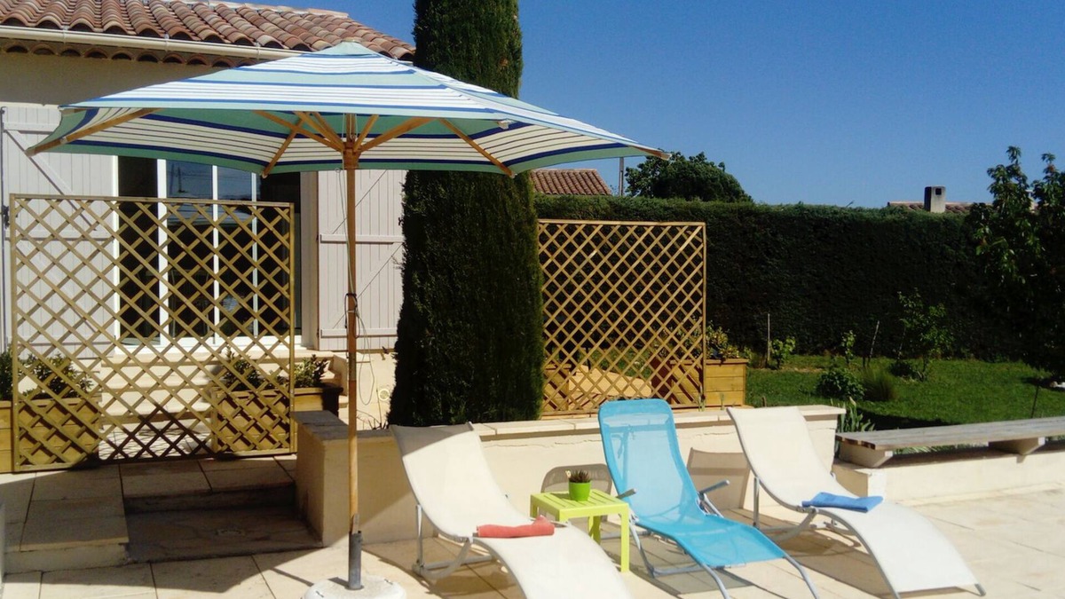 Le Val House | Independent accommodation and swimming pool