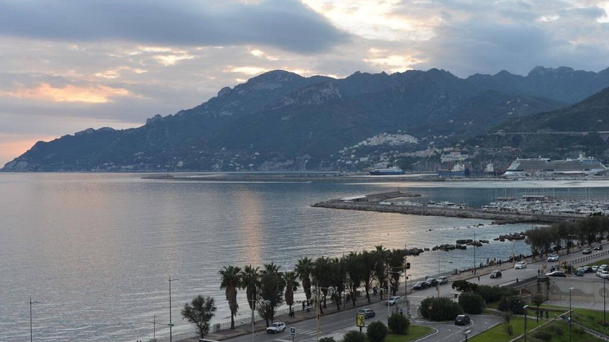 Salerno Apartment | Independent apartment near the sea