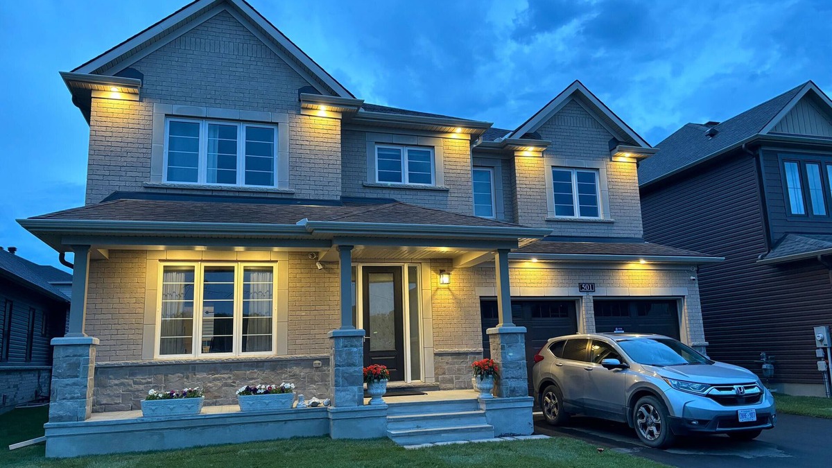 Ottawa Division Apartment | Independent Cozy Apartment
