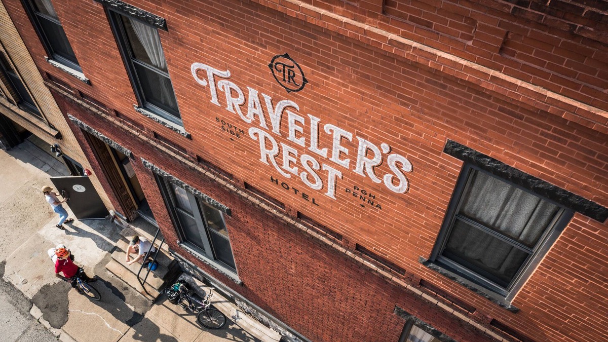 South Side Slopes Hotel | Independent hotel in historic building walking distance from the city