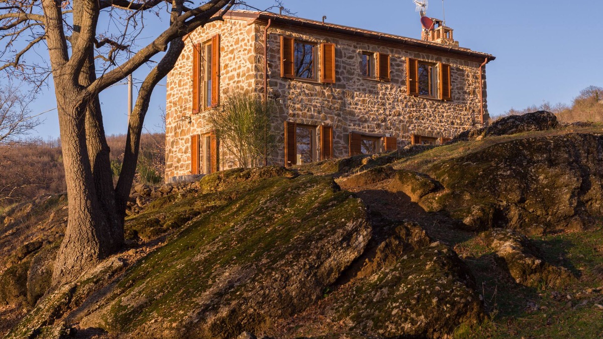 Montebuono House | Independent and independent farmhouse in southern Tuscany at the borders of Alto Lazio