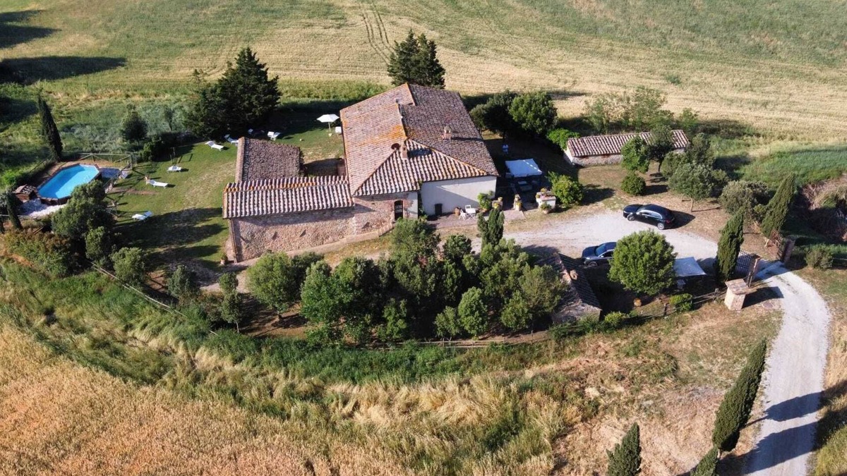 San Giovanni d'Asso Villa | INDEPENDENT VILLA WITH POOL IN THE HEART OF TUSCANY