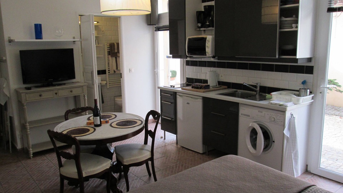 Maisons-Laffitte Apartment | Independent studio 20 mins from PARIS center by RER in former stables