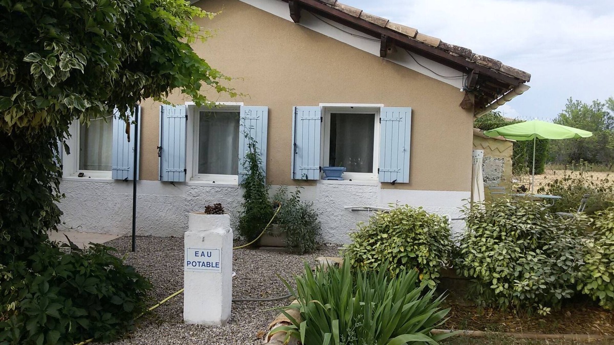 Carpentras House | Independent studio in the middle of a large garden with private terrace