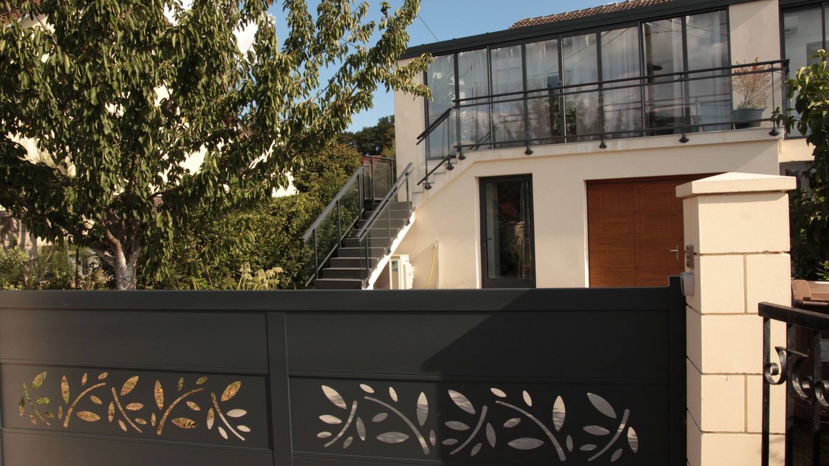 Montgeron Apartment | Independent studio in house