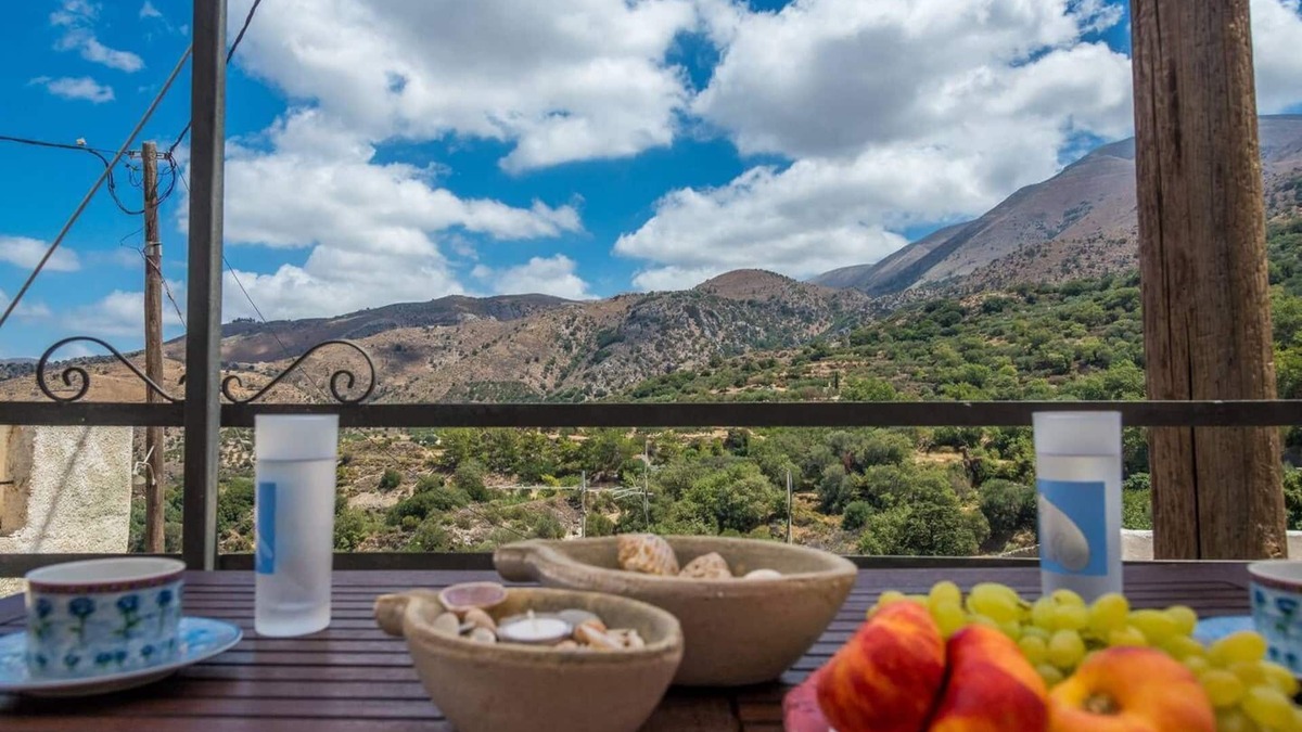 Lastros Apartment | Independent studio in traditional village