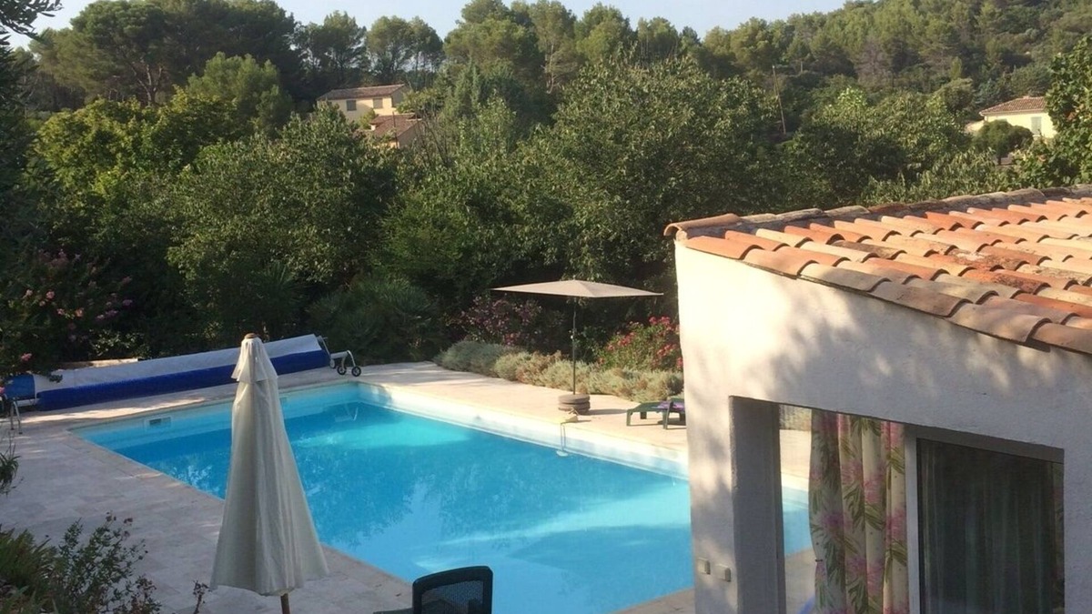 Flayosc Apartment | Independent studio in villa large plot ideal for your pet