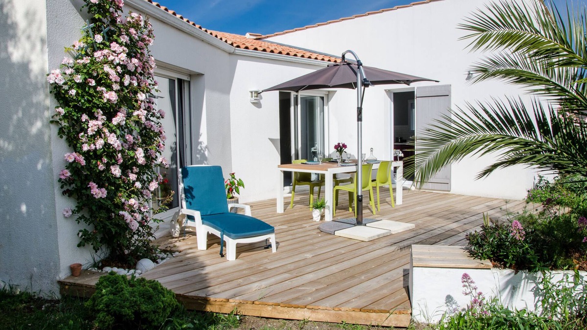 LHoumeau House | Independent villa on closed garden