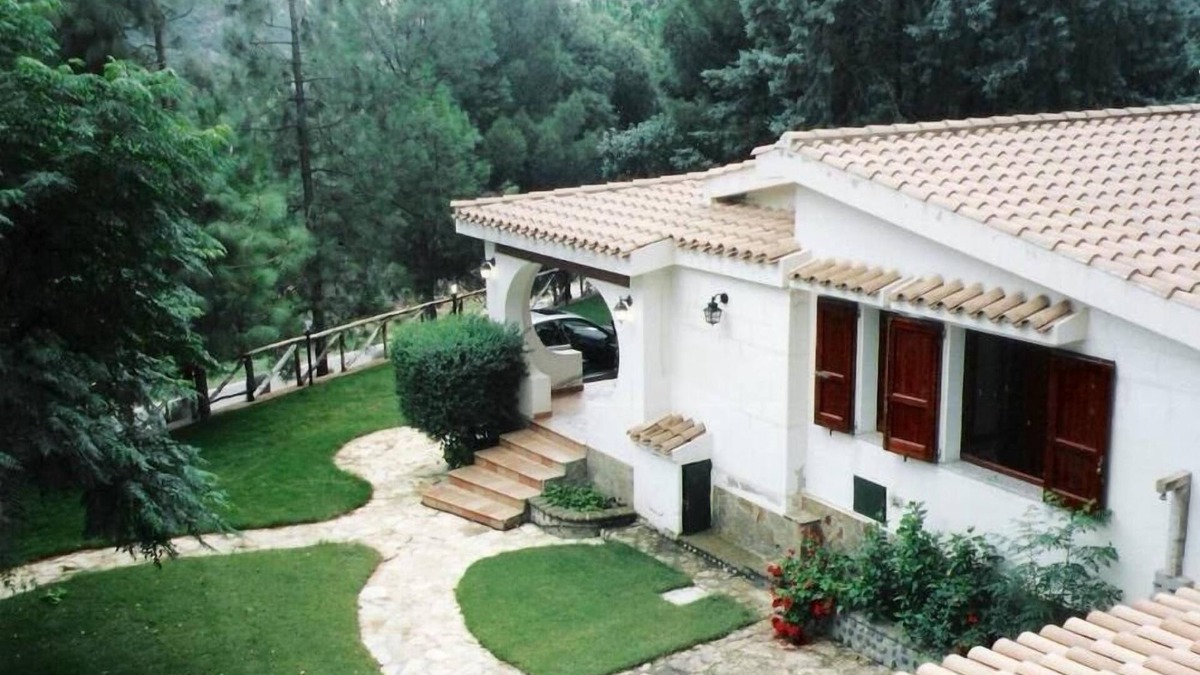 Solanas Villa | Independent villa with exclusive property garden